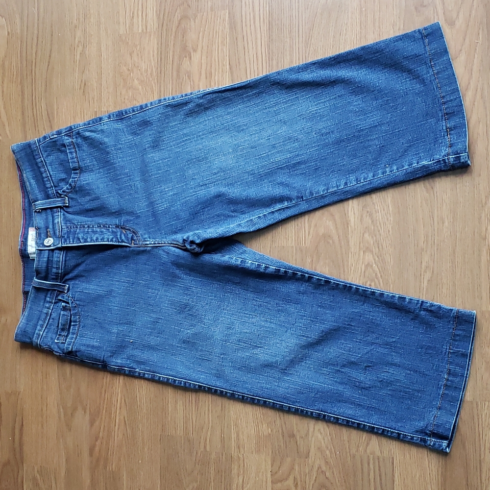 Levi's Perfectly Slimming 512 Capri Jeans Size 10👖28" Waist X 19" Inseam Length